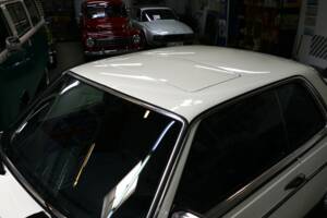 Bild 20/38 von Mercedes-Benz 230 CE (1984)