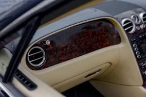 Imagen 23/33 de Bentley Continental GTC (2007)