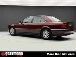 Obraz 6/15 pojazdu BMW 735i (2000)