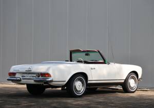 Bild 32/56 von Mercedes-Benz 280 SL (1969)