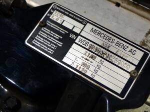 Image 74/83 de Mercedes-Benz E 220 (1996)