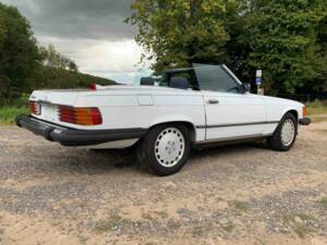 Bild 8/8 von Mercedes-Benz 560 SL (1986)