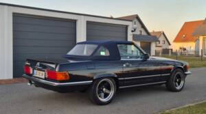 Image 18/23 of Mercedes-Benz 500 SL (1986)