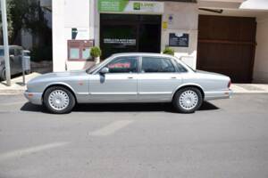 Image 6/33 of Jaguar XJ6 3.2 Executive (1995)
