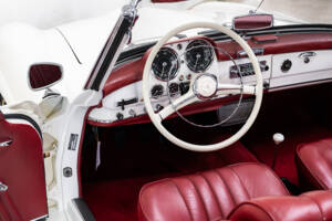 Image 13/35 of Mercedes-Benz 190 SL (1963)