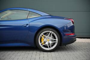 Image 26/50 of Ferrari California T (2015)
