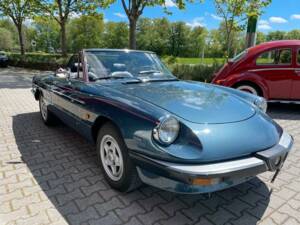 Image 3/16 of Alfa Romeo 1.6 Spider (1989)