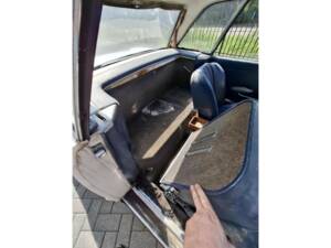 Image 28/50 de Mercedes-Benz 250 SL (1967)