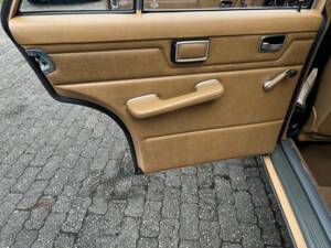 Imagen 41/81 de Mercedes-Benz 240 D 3,0 (1976)