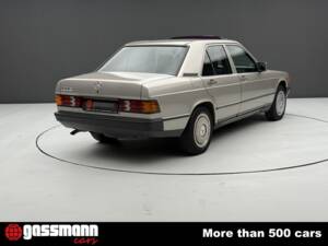 Bild 7/15 von Mercedes-Benz 190 E (1985)