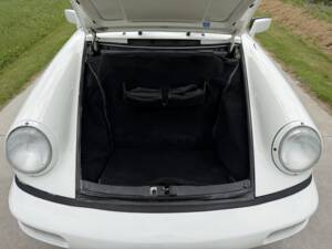 Image 51/62 of Porsche 911 Carrera 2 (1990)