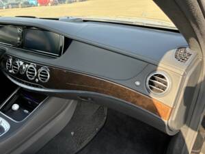Bild 20/43 von Mercedes-Benz Maybach S 500 (2015)