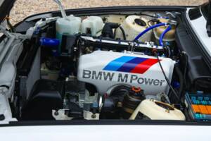 Image 36/50 of BMW M3 (1990)