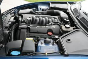 Image 24/50 de Jaguar XK8 4.0 (1997)