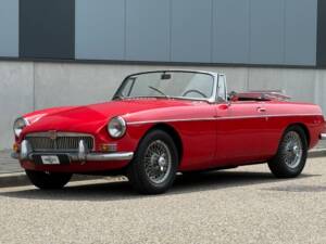 Image 1/21 of MG MGB (1964)