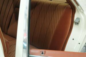 Bild 40/50 von Mercedes-Benz 380 SE (1980)
