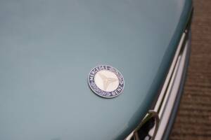 Image 29/31 de Mercedes-Benz 420 SEC (1990)