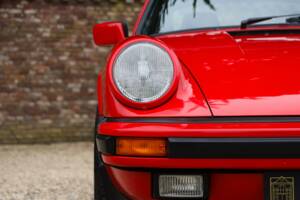 Image 26/50 of Porsche 911 Carrera 3.2 (1988)
