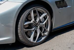 Bild 8/36 von Ferrari GTC4Lusso T (2020)