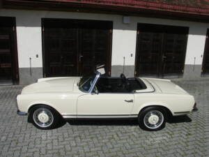Immagine 36/40 di Mercedes-Benz 280 SL (1969)
