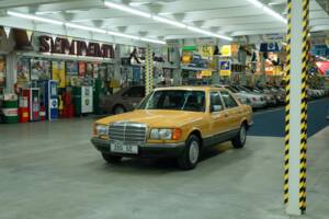 Bild 2/50 von Mercedes-Benz 280 SE (1981)