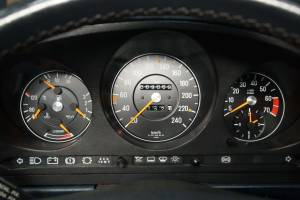Image 14/30 of Mercedes-Benz 500 SL (1985)