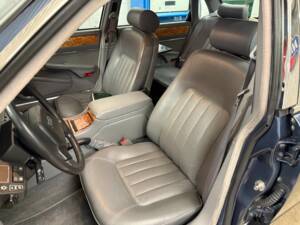 Image 8/18 of Jaguar XJ 6 4.0 (1990)