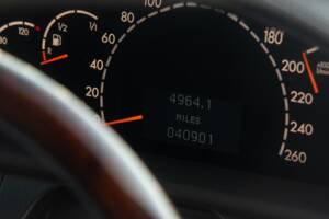 Image 28/50 of Mercedes-Benz CL 500 (2002)