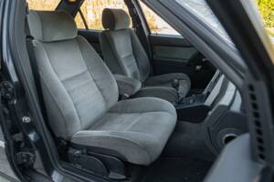 Imagen 22/49 de Alfa Romeo 164 2.0 Super (1995)