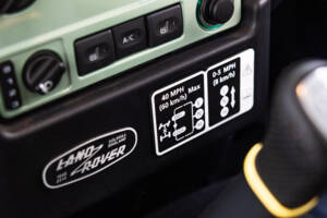 Image 17/36 of Land Rover Defender (2016)