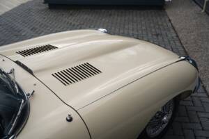 Imagen 47/50 de Jaguar E-Type (1969)