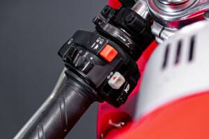 Image 28/46 of Ducati DUMMY (2002)