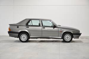 Bild 30/34 von Alfa Romeo 75 2.0 Twin Spark (1988)