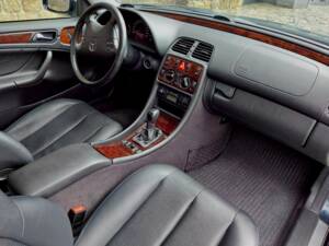 Afbeelding 17/32 van Mercedes-Benz CLK 230 Kompressor (2001)