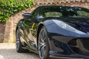 Image 31/50 of Ferrari 812 Superfast (2020)