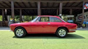 Bild 2/50 von Alfa Romeo Giulia 1300 GT Junior (1971)
