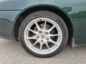 Image 17/25 of Porsche 911 Carrera (2002)
