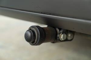 Bild 21/48 von Mercedes-Benz 200 CE (1990)