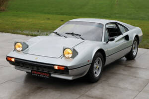 Bild 22/50 von Ferrari 308 GTB (1977)