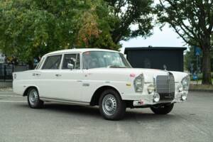 Obraz 7/50 pojazdu Mercedes-Benz 220 S b (1967)