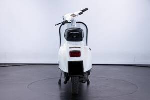 Image 6/9 de Piaggio Vespa 50 S (1972)