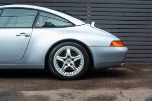 Image 5/60 of Porsche 911 Targa (1996)