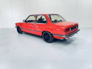 Image 4/13 of BMW 320/6 (1977)