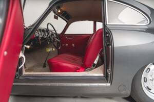 Immagine 29/36 di Porsche 356 1500 Super (1953)
