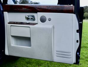 Image 42/50 of Rolls-Royce Phantom VII (2009)