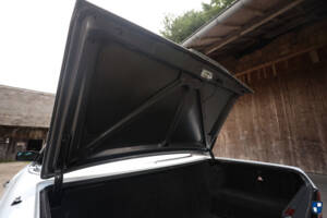 Image 30/85 of Mercedes-Benz 560 SL (1986)