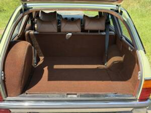 Bild 6/21 von Mercedes-Benz 300 TD (1978)