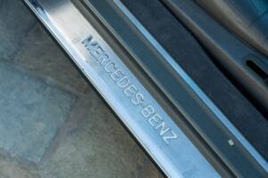 Image 28/45 of Mercedes-Benz 500 SL (1990)