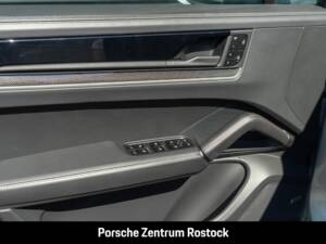 Bild 15/31 von Porsche Cayenne Coupé E-Hybrid (2026)