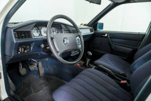 Image 11/50 de Mercedes-Benz 190 D (1985)